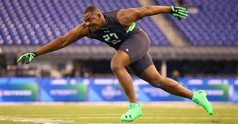 American Footballer Chris Jones suffered a major wardrobe malfunction while taking part in a sprint competition live on TV. Jones, a defensive linesman, was taking part in the NFL combine ...